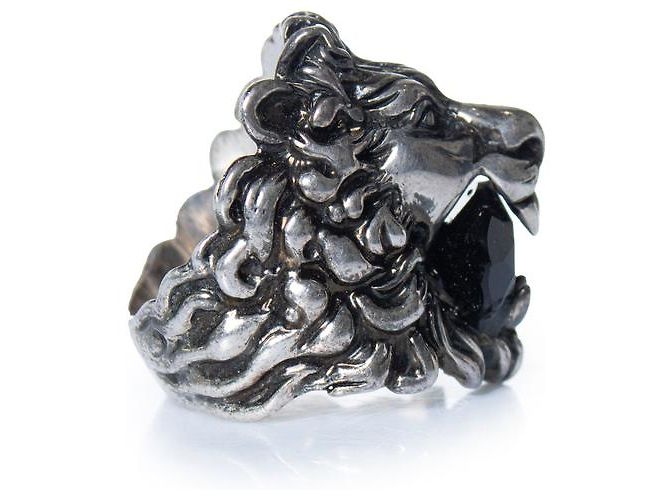 Gucci, Unisex Löwenkopf-Ring mit schwarzem Stein Silber - Ansicht 5