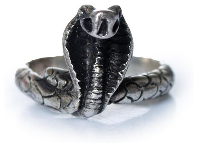 Anello a forma di cobra in argento di Saint Laurent - vista 2