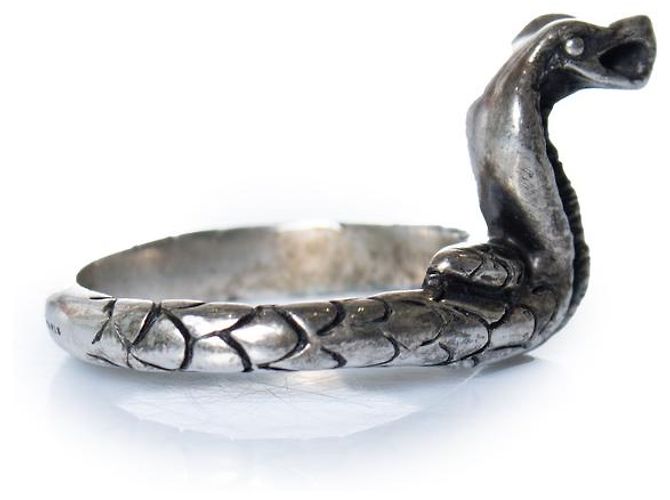 Anello a forma di cobra in argento di Saint Laurent - vista 3