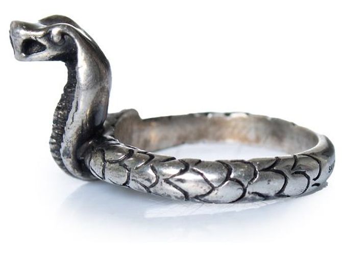 Anello a forma di cobra in argento di Saint Laurent - vista 5