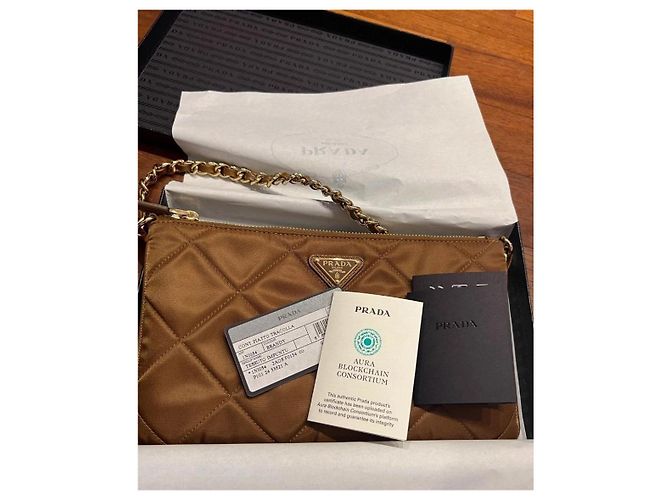 Prada Re-Nylon Mini Stepp-Clutch Braun - Ansicht 3
