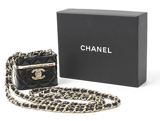 Chanel Plastic Matelasse Vanity Chain Pouch B22K Black - view 10