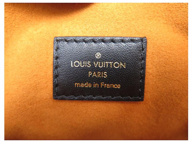 NUOVA BORSA A MANO LOUIS VUITTON COUSSIN MM PELLE MONOGRAMMA IMPRESSA Nero - vista 12