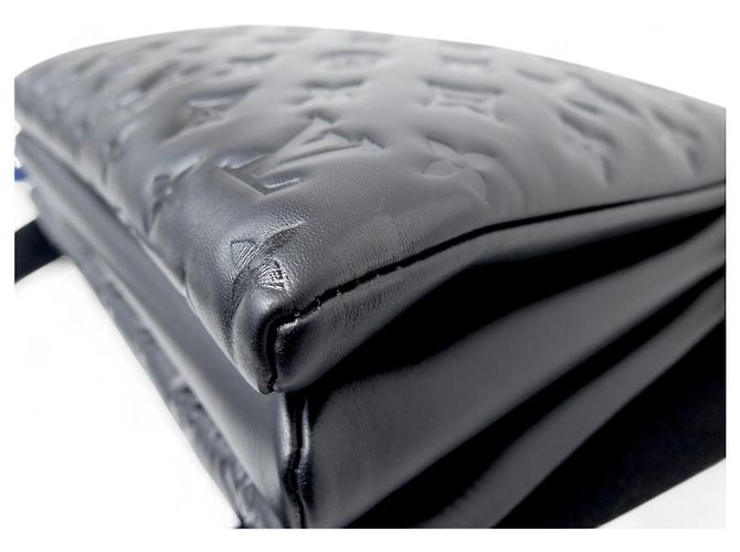 NUOVA BORSA A MANO LOUIS VUITTON COUSSIN MM PELLE MONOGRAMMA IMPRESSA Nero - vista 16