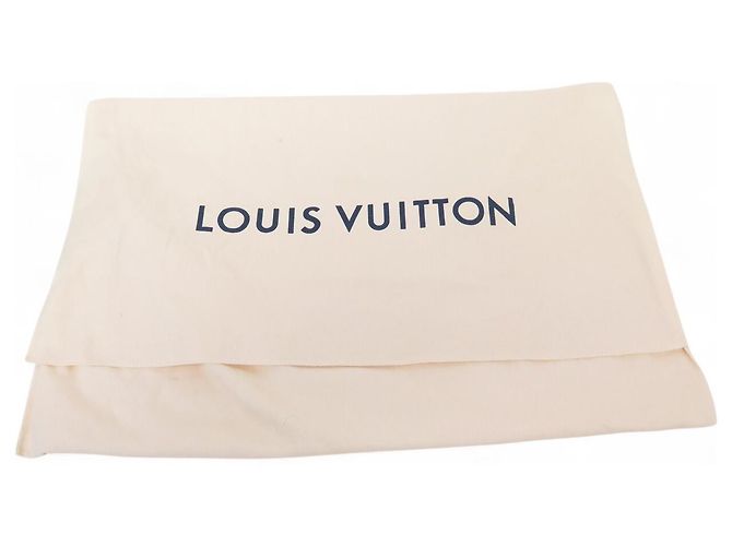 NUOVA BORSA A MANO LOUIS VUITTON COUSSIN MM PELLE MONOGRAMMA IMPRESSA Nero - vista 17
