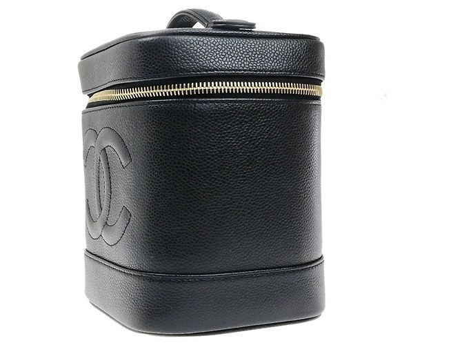 Timeless Beauty case vintage senza tempo Chanel in caviar alto - vista 3