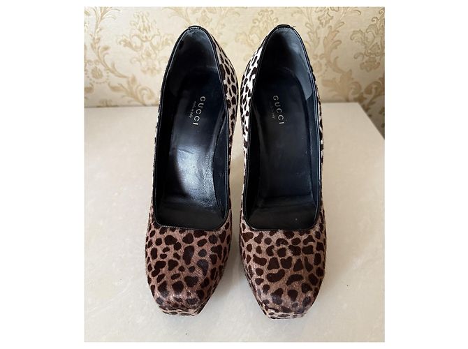 Tacchi Gucci in pelle marrone - vista 6