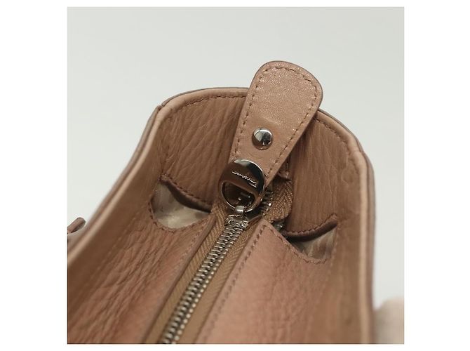 Borsa a mano Gancini in pelle rosa argento Auth 138865 di Salvatore Ferragamo - vista 10