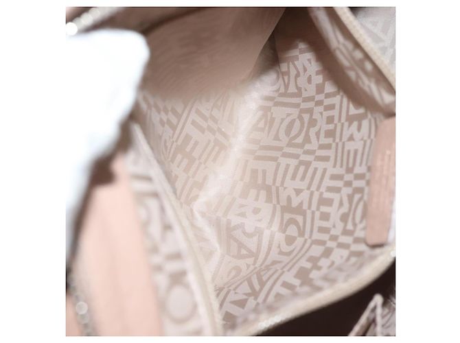 Borsa a mano Gancini in pelle rosa argento Auth 138865 di Salvatore Ferragamo - vista 21
