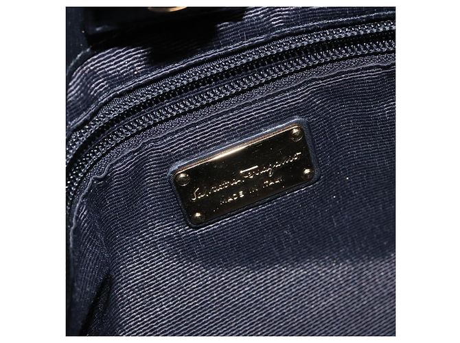 Borsa Tote Vala in Nylon Nero e Oro Salvatore Ferragamo Auth hk2909 D'oro - vista 18