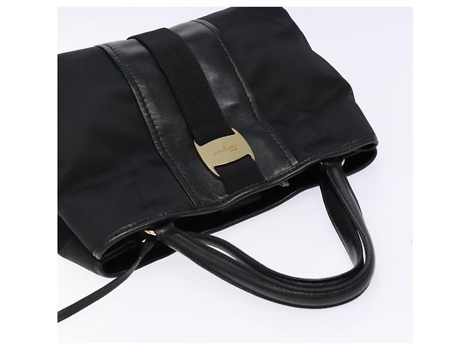 Borsa Tote Vala in Nylon Nero e Oro Salvatore Ferragamo Auth hk2909 D'oro - vista 6