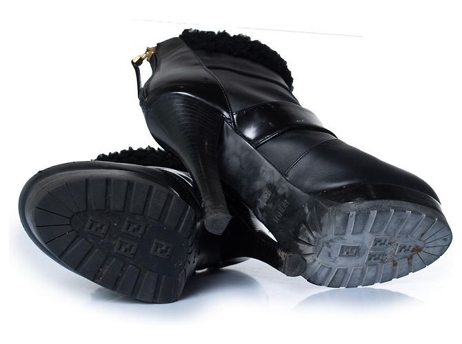 Fendi, botines de cuero negro con shearling - vista 7