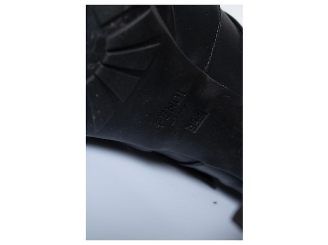 Fendi, botines de cuero negro con shearling - vista 8