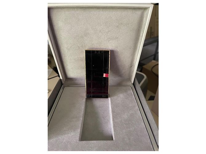 Téléphone mobile Christian Dior rouge plaqué or - vue 4