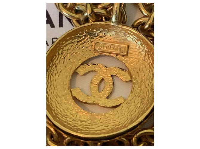Cambon Collana con Medaglione Chanel Giallo Metallo - vista 3