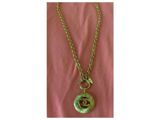 Cambon Collana con Medaglione Chanel Giallo Metallo - vista 7