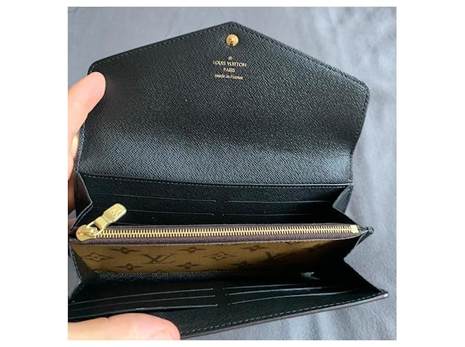 Louis Vuitton Cartera Sarah Monogram Reverse Giant - vista 4