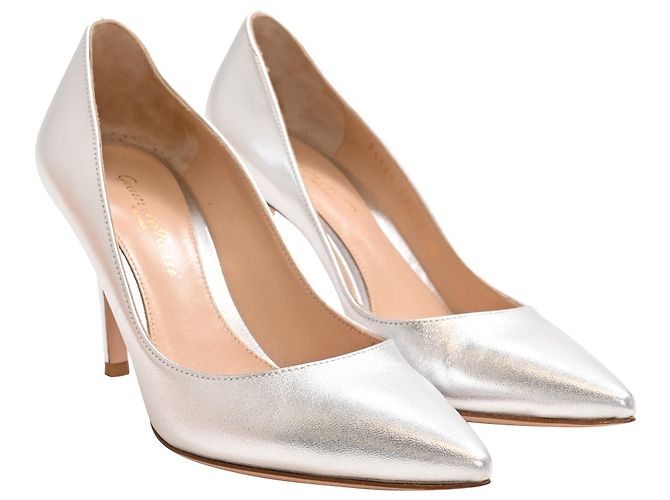 Pompes à bout pointu Gianvito Rossi en cuir argenté Métallisé - vue 4