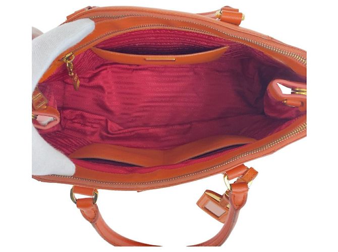 Bolso Tote de cuero Saffiano con logo triangular de Prada Naranja - vista 9