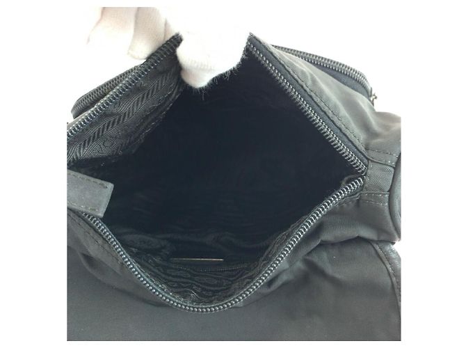 Borsa a tracolla in nylon tessuto con logo triangolare Prada Nero - vista 9
