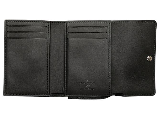 Slender Schlanker Pilot-Wallet aus schwarzem Monogram Taurillon von Louis Vuitton - Ansicht 4