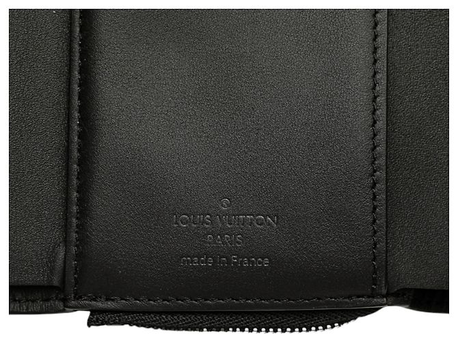 Slender Schlanker Pilot-Wallet aus schwarzem Monogram Taurillon von Louis Vuitton - Ansicht 6