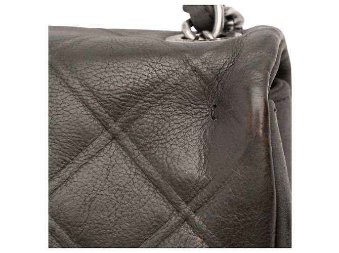 Chanel Nova Bolsa Chic em Couro de Bezerro Cinza com Estampa de Diamante Marrom Cinza antracite - vista 11
