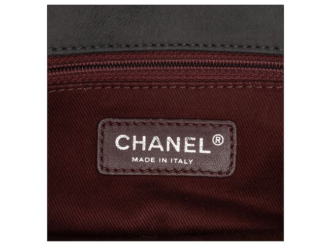 Chanel Nova Bolsa Chic em Couro de Bezerro Cinza com Estampa de Diamante Marrom Cinza antracite - vista 5