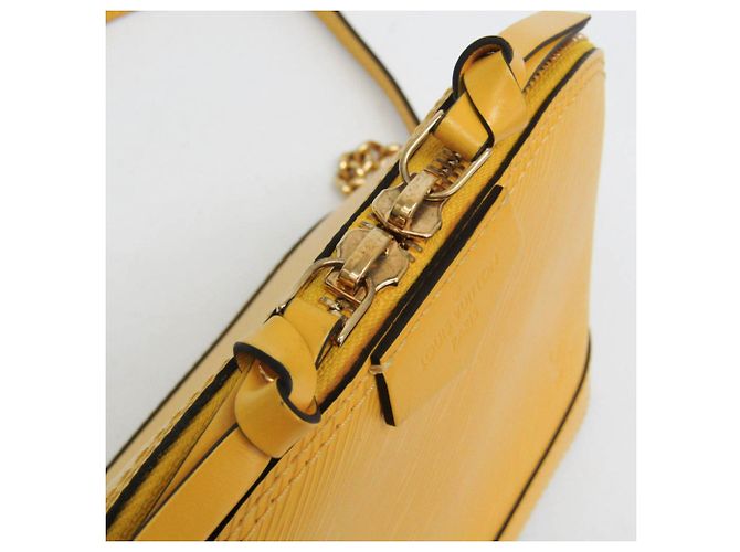 Bolsa de Ombro MINI Alma em Epi Louis Vuitton Dourado Amarelo - vista 10