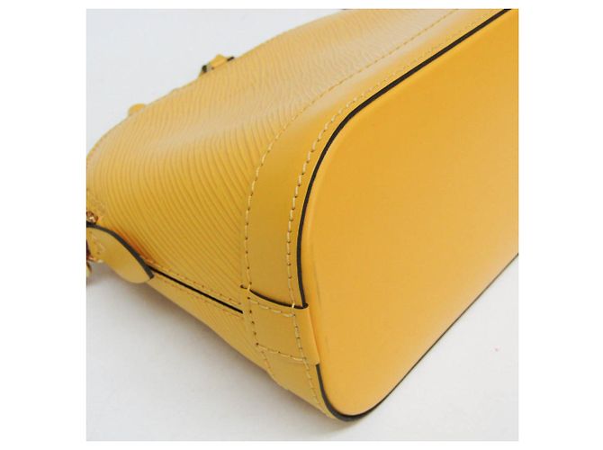 Bolsa de Ombro MINI Alma em Epi Louis Vuitton Dourado Amarelo - vista 5