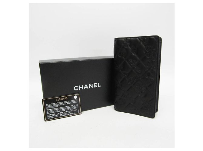 Carteira longa de couro feminina com charme símbolo Chanel Preto - vista 2