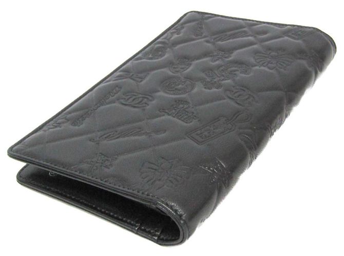 Carteira longa de couro feminina com charme símbolo Chanel Preto - vista 3