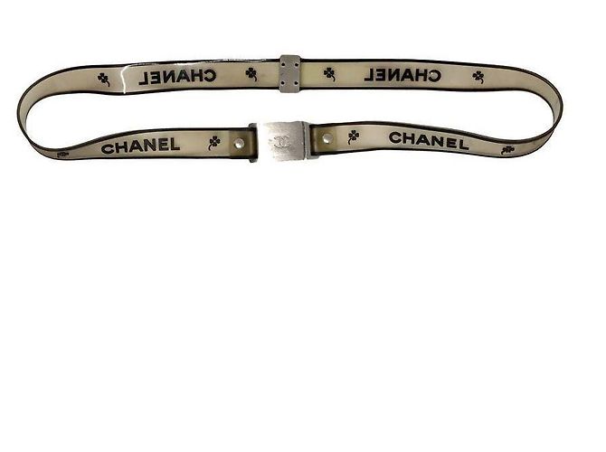Vintage Gummigürtel mit Logo & Kleeblatt Chanel Frühling 2001 Silberbuckle Beige - Ansicht 2