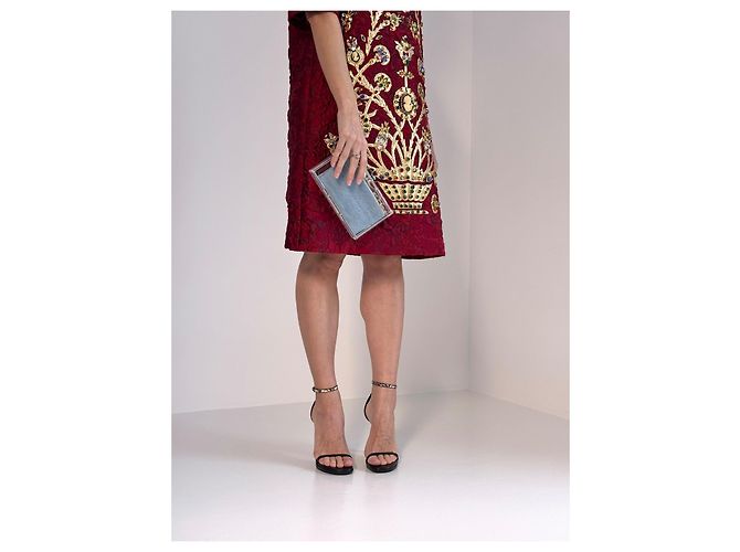 Clutch Pandora Box in acrilico blu Charlotte Olympia - vista 2