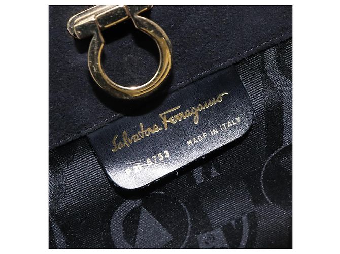 Borsa a spalla Gancini in suede nero e oro Auth BA5012 di Salvatore Ferragamo D'oro - vista 12