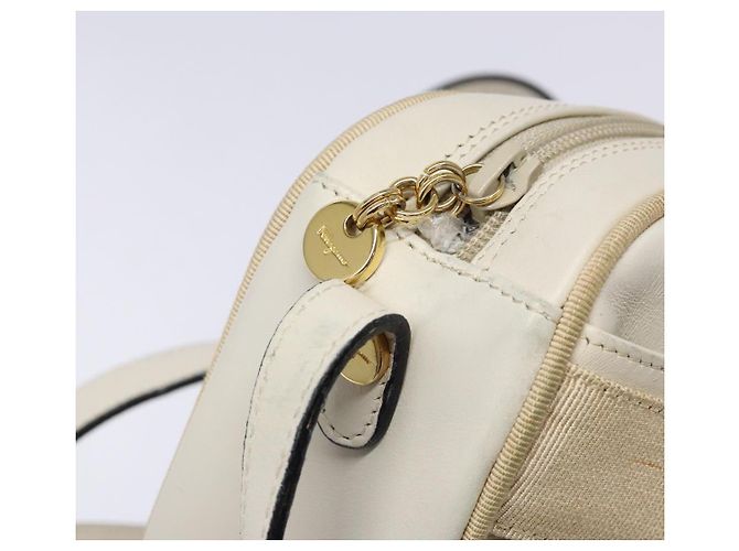 Borsa a Spalla Vala in Pelle Beige Oro Salvatore Ferragamo Auth hk2927 D'oro - vista 10