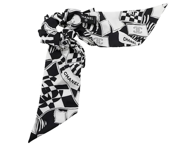 Scrunchie in seta Chanel con nastro Coco Mark Nero Bianco - vista 2