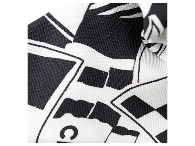 Scrunchie in seta Chanel con nastro Coco Mark Nero Bianco - vista 3