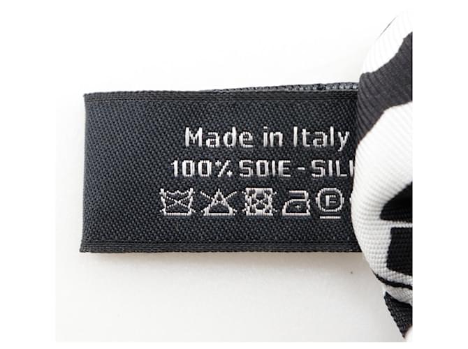 Scrunchie in seta Chanel con nastro Coco Mark Nero Bianco - vista 5