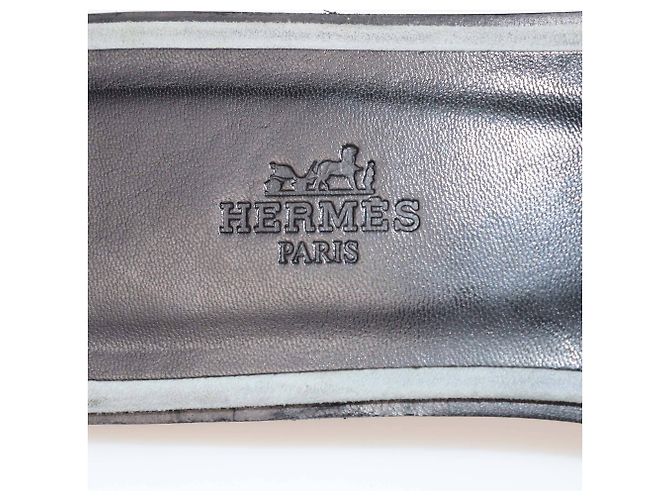 Sandali piatti Oran in strass nero/grigio di Hermès - vista 6