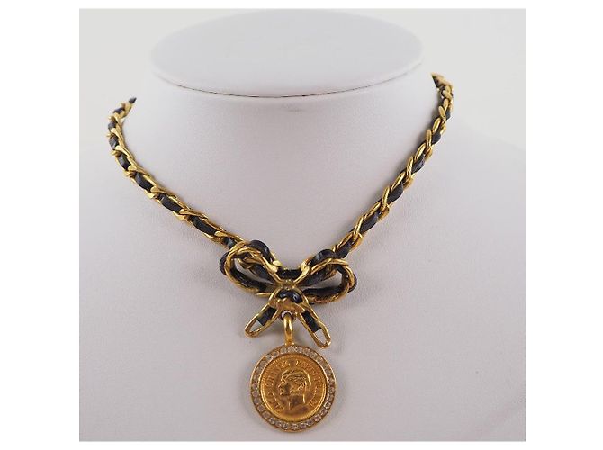 Collar de cinta con moneda de Chanel Dorado - vista 10