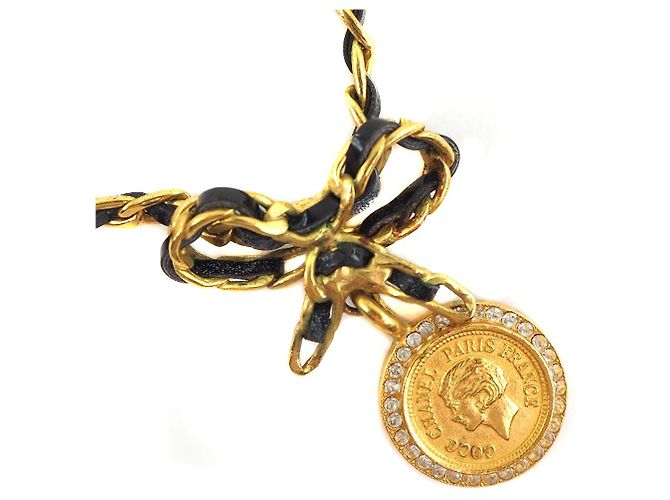 Collar de cinta con moneda de Chanel Dorado - vista 2