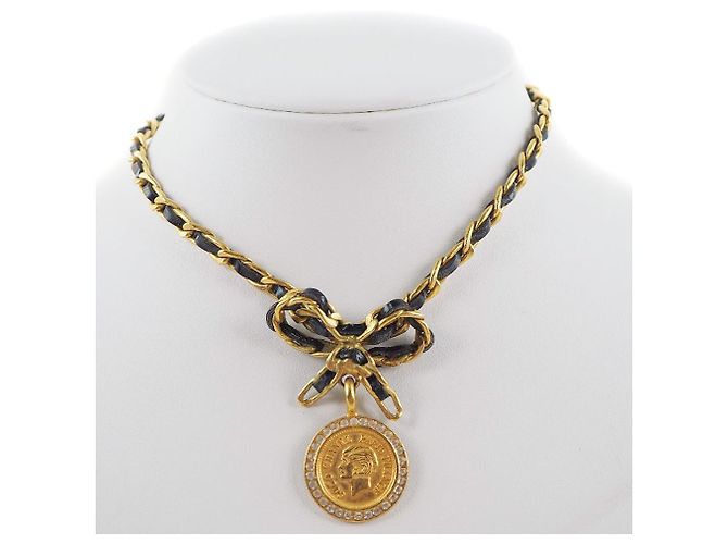 Collar de cinta con moneda de Chanel Dorado - vista 3