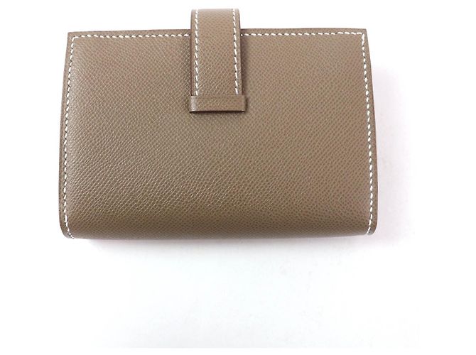 Mini billetera de cuero Bearn Vaugham de Hermès Castaño Gris pardo - vista 3