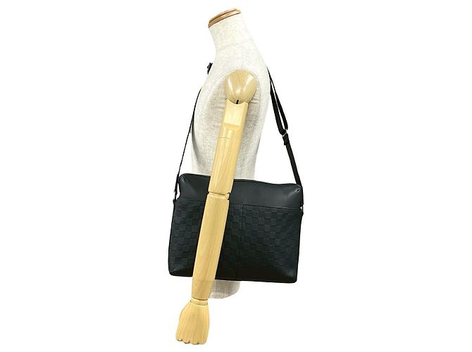 Borsa a Spalla Louis Vuitton Calypso MM in Pelle Damier Infini Nero - vista 3
