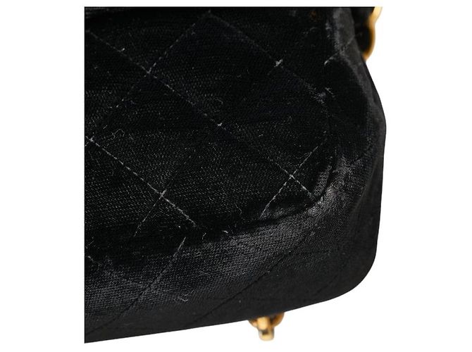Timeless Chanel Matelassé 25 Veloursleder Rucksack Schwarz - Ansicht 5
