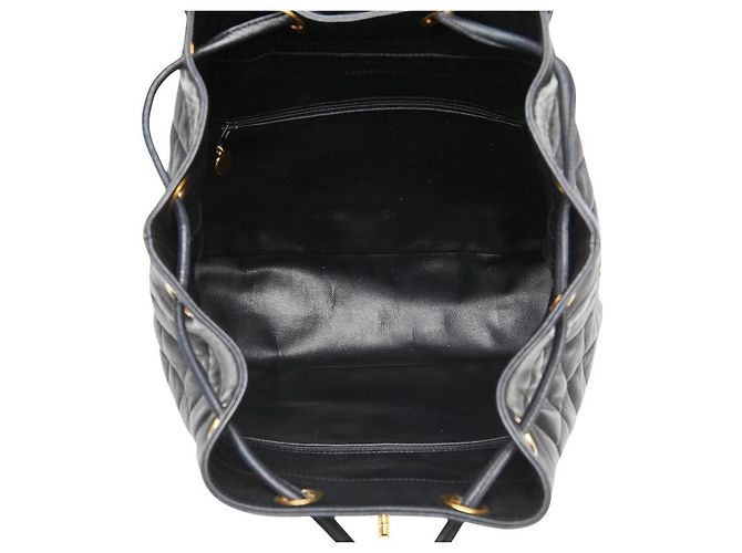 Timeless Chanel Matelassé Lammfell Rucksack Schwarz - Ansicht 9