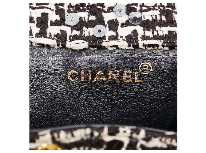 Timeless Chanel Coco Mark Matelassé Tweed Rucksack Schwarz Weiß - Ansicht 13