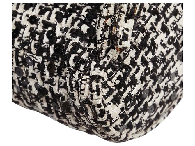 Timeless Chanel Coco Mark Matelassé Tweed Rucksack Schwarz Weiß - Ansicht 6