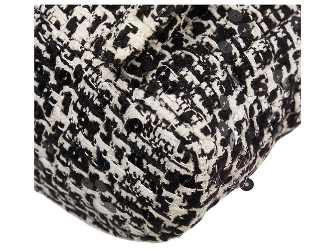 Timeless Chanel Coco Mark Matelassé Tweed Rucksack Schwarz Weiß - Ansicht 7